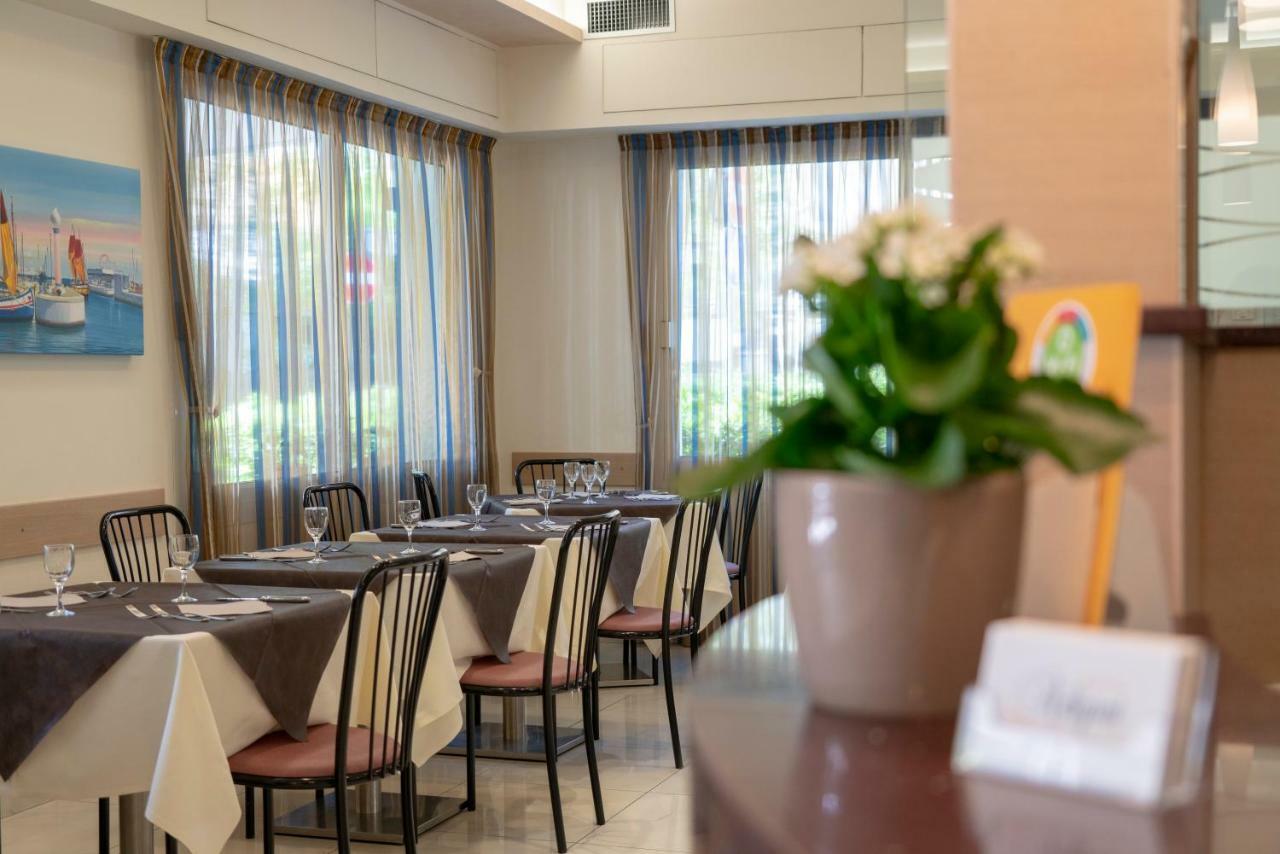 ריצ'יונה Hotel Adigrat מראה חיצוני תמונה